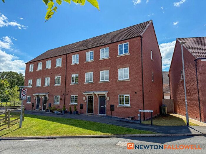 4 Bedroom End Of Terrace House For Sale In Lavender Way, Newark, NG24