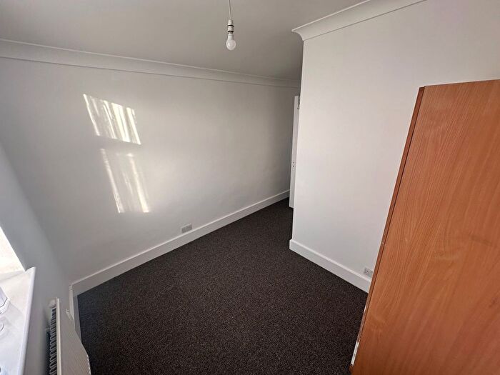 2 Bedroom Flat To Rent In Birkbeck Road, Ilford, IG2