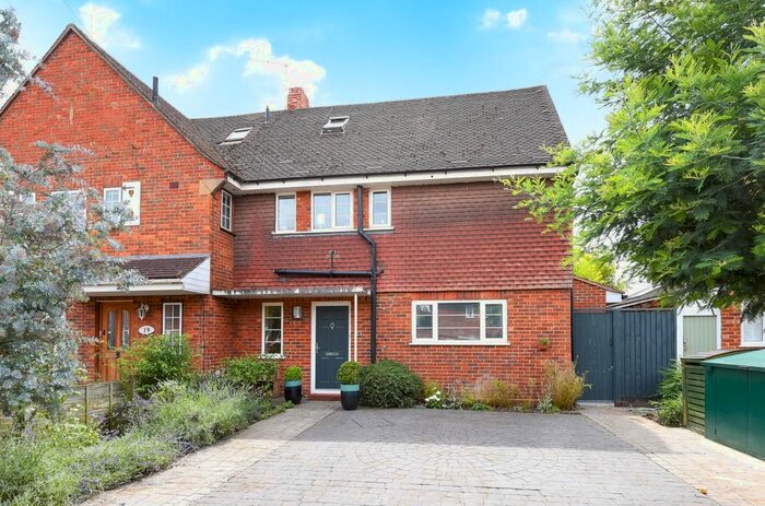 4 Bedroom Semi-Detached House To Rent In Barnfield Gardens, Kingston Upon Thames, KT2