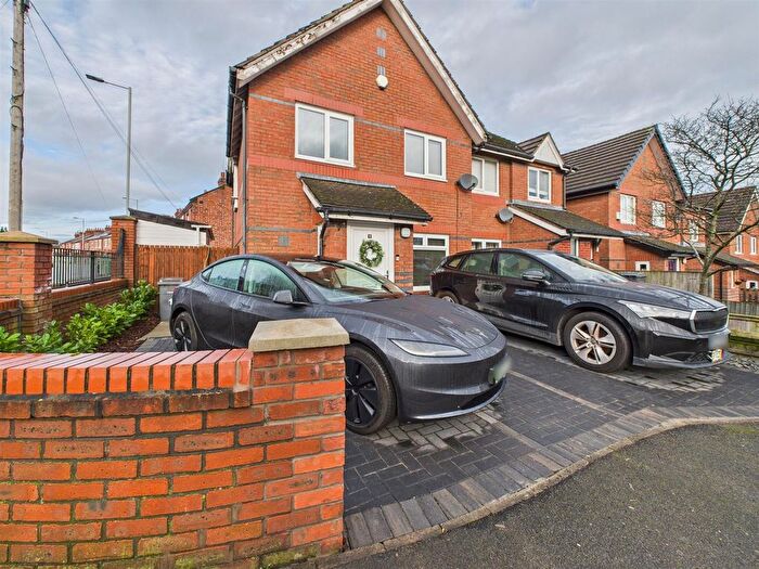 3 Bedroom Semi Detached House For Sale In Hinderton Close, Tranmere, Wirral, CH41