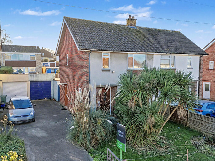 2 Bedroom Semi-Detached House For Sale In Strode Road, Street, BA16