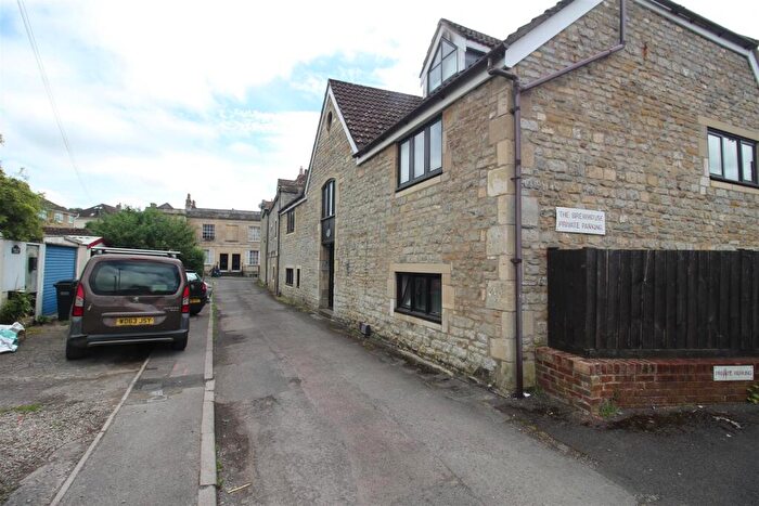 2 Bedroom Maisonette To Rent In Wellington Buildings, Bath, BA1