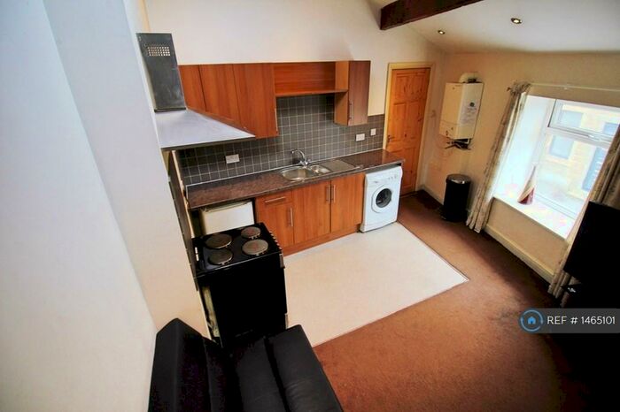 2 Bedroom Flat To Rent In Clayton Le Moors, Accrington, BB5