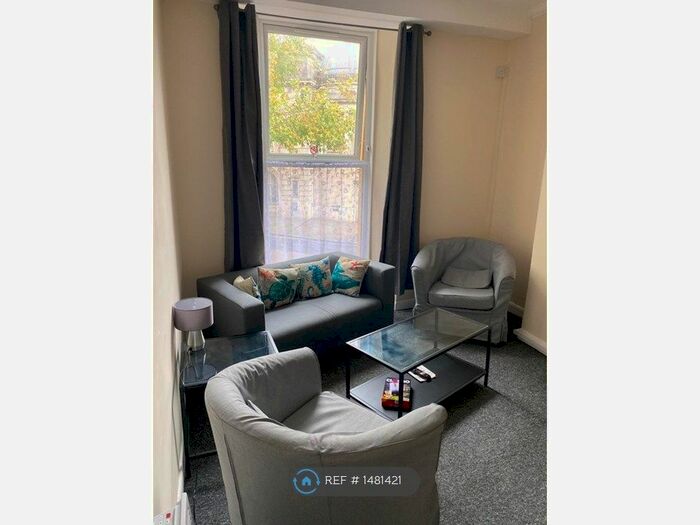 2 Bedroom Flat To Rent In Tor Hill Road, Torquay, TQ2