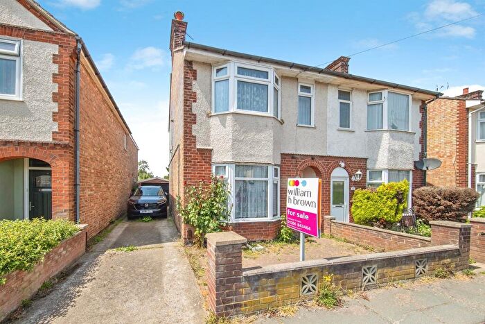 3 Bedroom Semi-Detached House For Sale In St. Johns Road, Colchester, CO4
