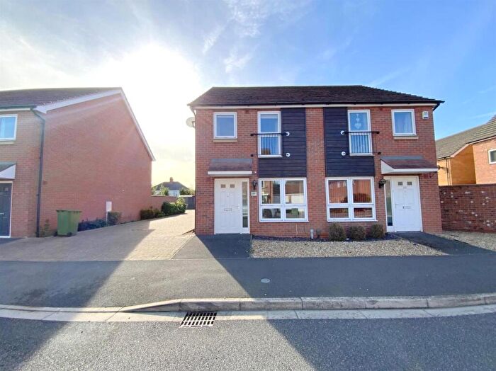 2 Bedroom Semi-Detached House For Sale In Elder Road, Grimsby, DN34