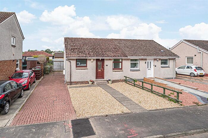2 Bedroom Semi-detached Bungalow For Sale In Glenavon Drive, Cairneyhill, KY12