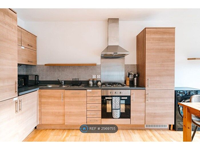 1 Bedroom Flat To Rent In Dalston Lane, London, E8