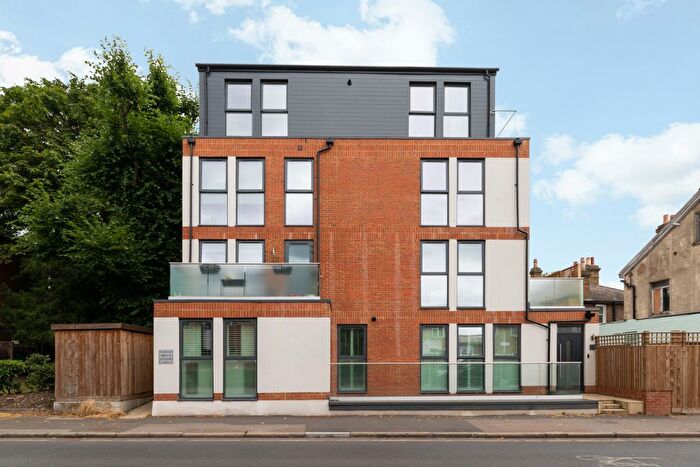 2 Bedroom Property To Rent In Worple Road, London, SW19