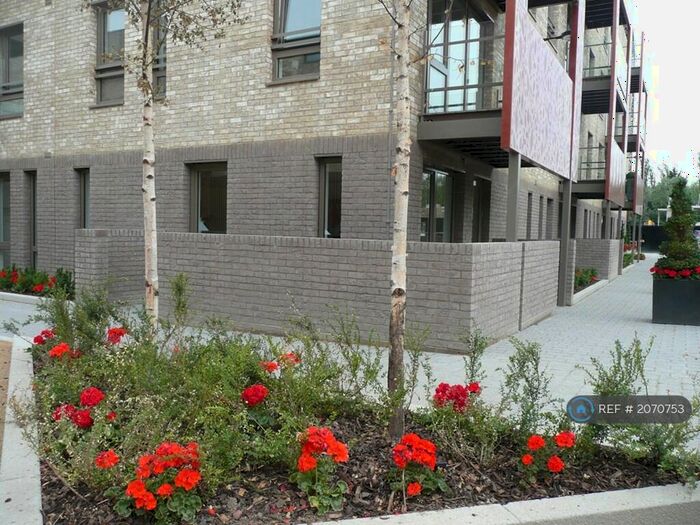 1 Bedroom Flat To Rent In Blondin Way, London, SE16