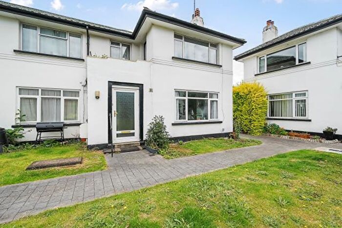 2 Bedroom Maisonette For Sale In Kendrick Court, Reading, RG1