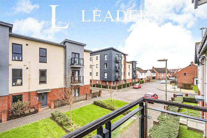 2 Bedroom Apartment For Sale In Foxtail Road, Waterlooville, Hampshire, PO7