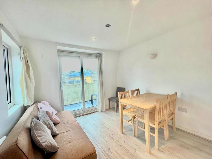 2 Bedroom Flat To Rent In Chalton Street, London, NW1