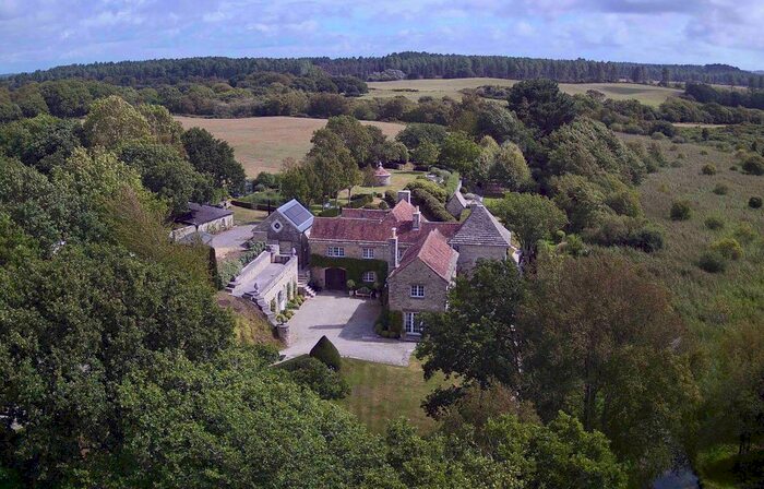 5 Bedroom Country House To Rent In South Middlebere, Corfe Castle, BH20