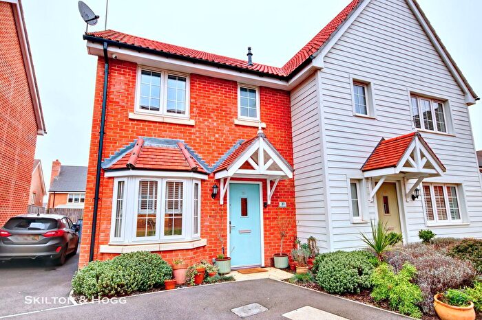2 Bedroom Semi-Detached House For Sale In Merevale Close, Daventry, NN11