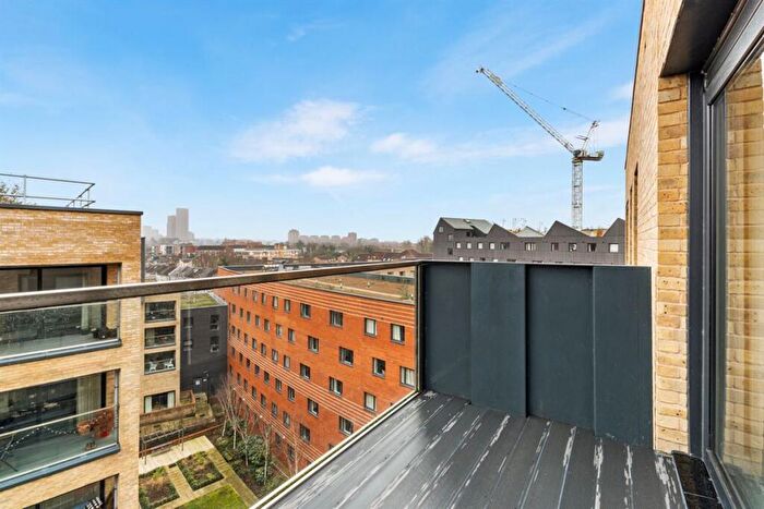 1 Bedroom Flat To Rent In Fizzy Walthamstow, D Blackhorse Lane, Walthamstow, E17