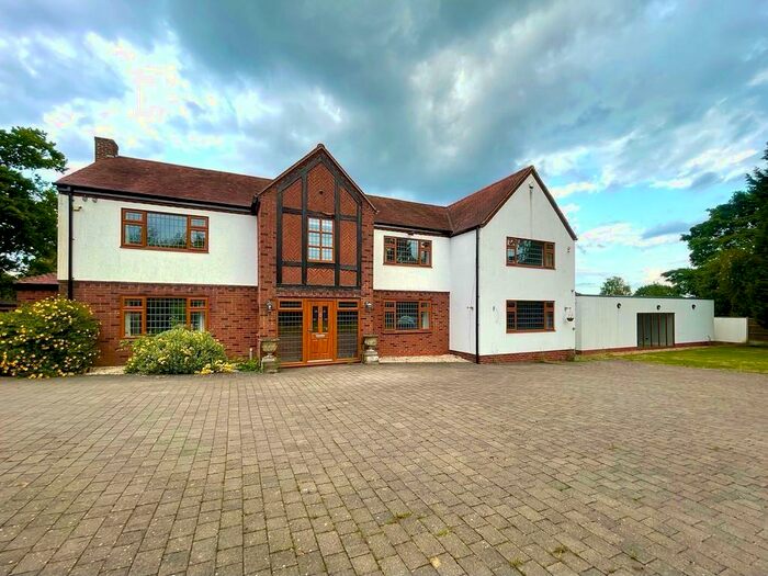 5 Bedroom Detached House To Rent In St. Kenelms Road, Romsley, B62