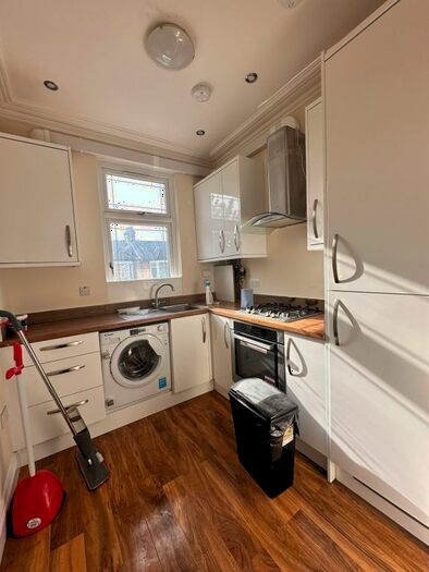 2 Bedroom Flat To Rent In Mafeking Avenue, Ilford, IG2