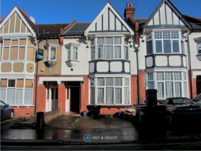4 Bedroom Terraced House To Rent In Chisholm Road, Croydon, CR0