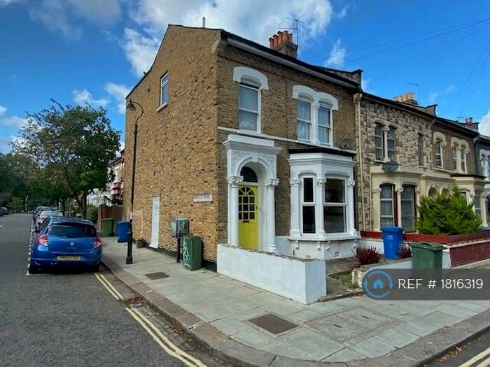 1 Bedroom Flat To Rent In Gowlett Road, London, SE15