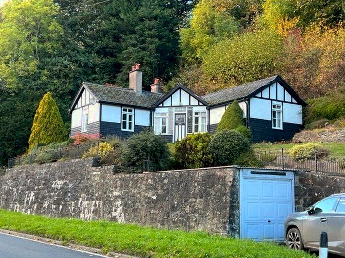 3 Bedroom Bungalow For Sale In New Road, Llanfair Caereinion, Powys, SY21