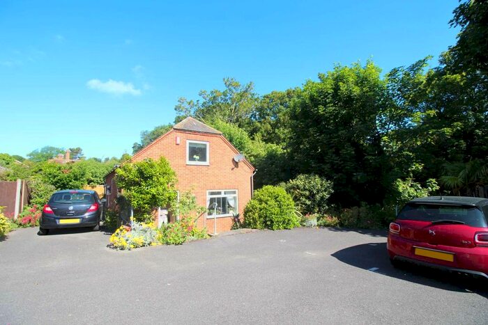 2 Bedroom Bungalow To Rent In Park Road, Broadstairs, CT10