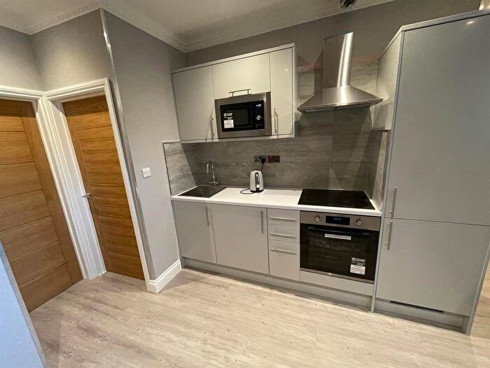2 Bedroom Flat To Rent In Wood Street, Walthamstow, E17