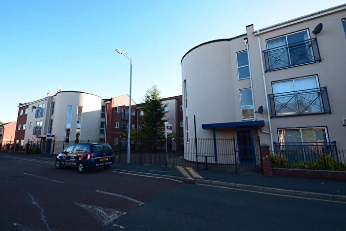3 Bedroom Apartment To Rent In Mallow Street, Hulme, Manchester., M15