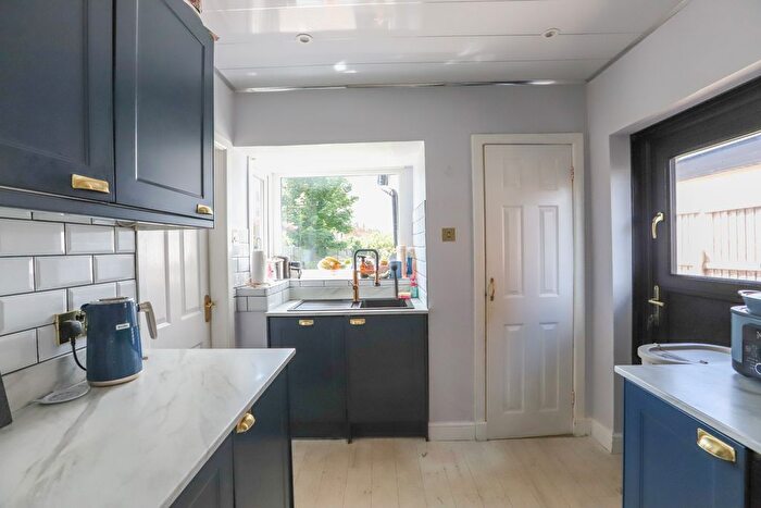 3 Bedroom Semi-Detached House For Sale In Douglas Drive, Preston, PR4