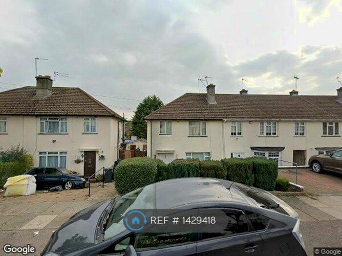 3 Bedroom End Of Terrace House To Rent In Harcourt Avenue, Edgware, HA8