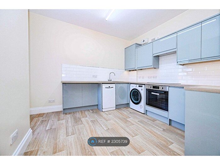 2 Bedroom Flat To Rent In Midland Road, Hemel Hempstead, HP2