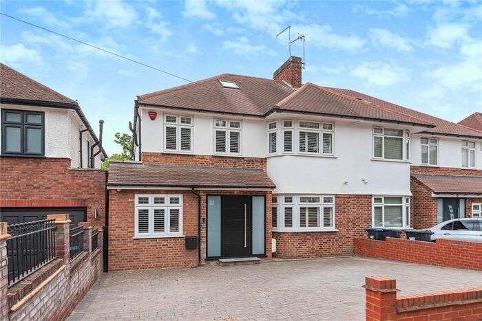 5 Bedroom Semi-Detached House To Rent In Chaseville Park Road, Winchmore Hill, London, N21
