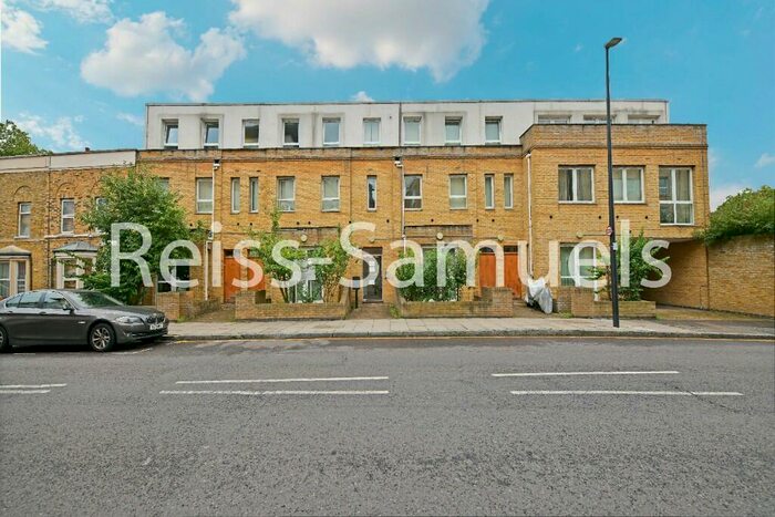 1 Bedroom Apartment To Rent In Westferry Road, Canary Wharf, Docklands, London, E14