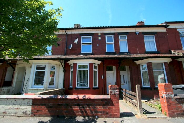 2 Bedroom Flat To Rent In Gill Street, Moston, Manchester, Greater Manchester, M9