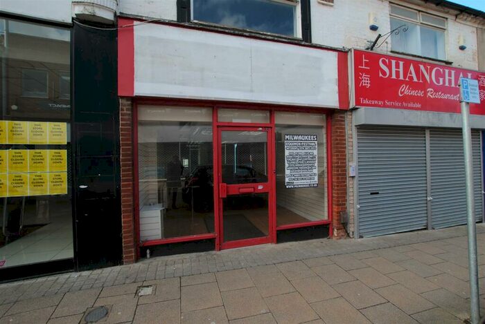 Terraced House To Rent In High Street, Rushden, NN10