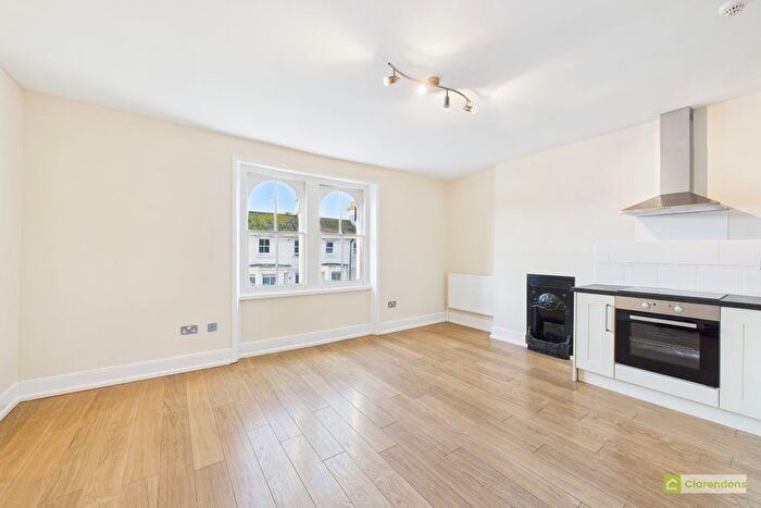 2 Bedroom Flat To Rent In Cavendish Place, Eastbourne, BN21