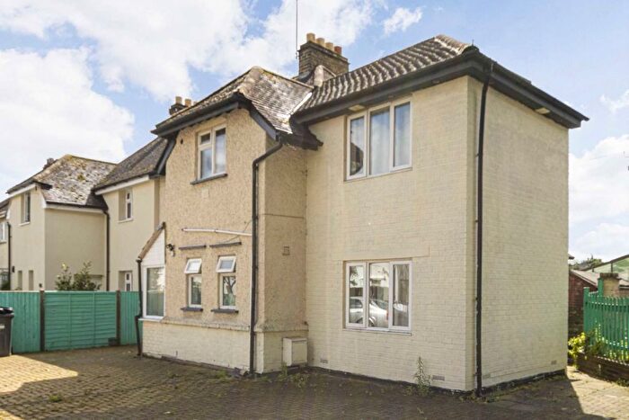 Studio To Rent In Dawes Avenue, St Margarets, Twickenham, TW7