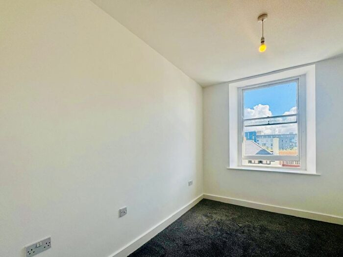 3 Bedroom Flat To Rent In Lockyer Street, Plymouth, PL1