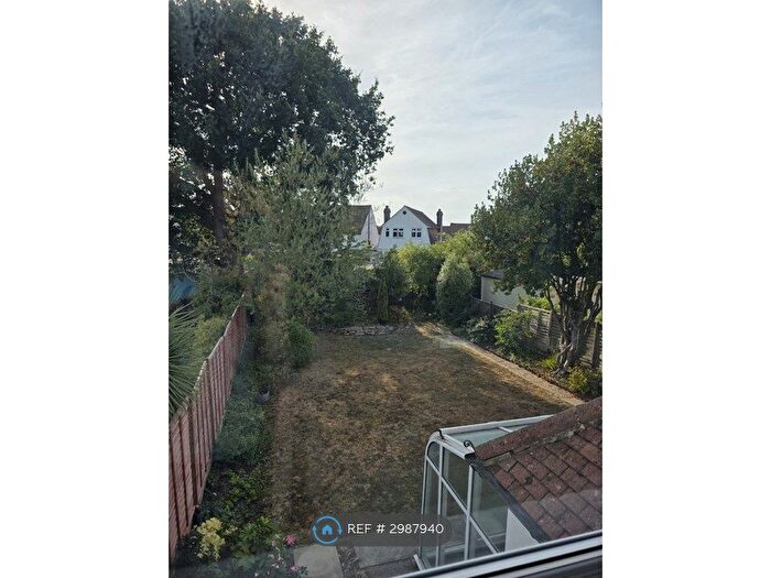 3 Bedroom Semi-Detached House To Rent In Pickhurst Lane, West Wickham, BR4