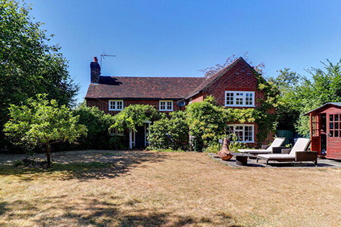 4 Bedroom Detached House For Sale In Gardeners Hill Road, Wrecclesham, GU10