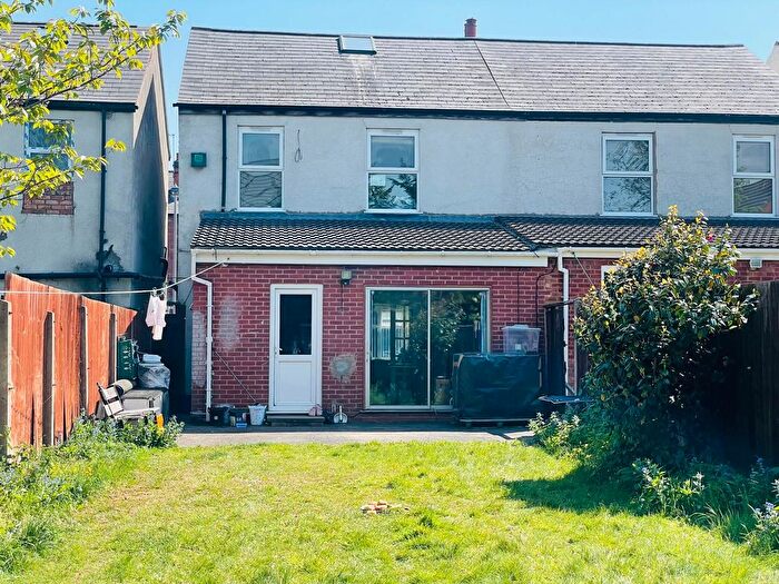 4 Bedroom Semi Detached House For Sale In Willmore Road, Birmingham, B20
