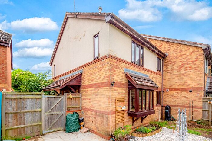 1 Bedroom Semi-Detached House For Sale In Heron Drive, Bicester, OX26