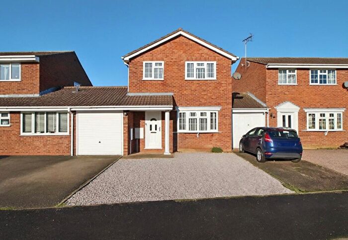 3 Bedroom Link Detached House For Sale In Thackers Way, Deeping St James, PE6