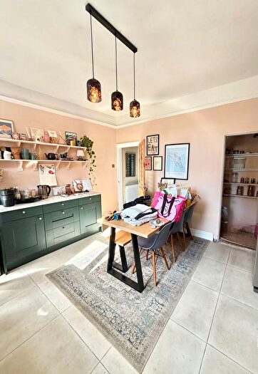 2 Bedroom Property To Rent In Stockport Road, Cheadle, SK8