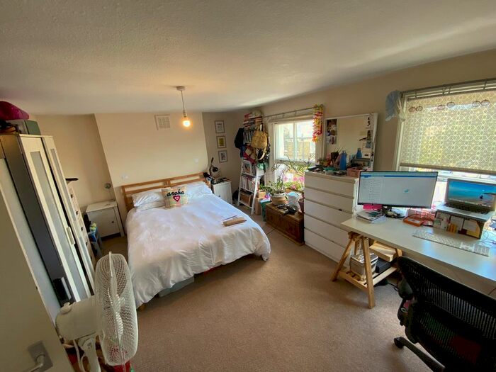 1 Bedroom Maisonette To Rent In Dalyell Road, Clapham North, SW9