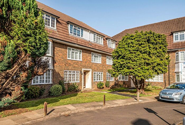 2 Bedroom Flat For Sale In London Road, Cheam, Sutton, SM3