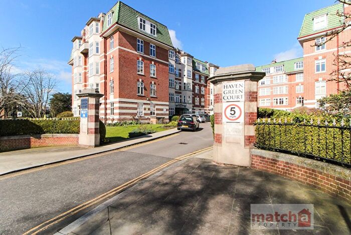 4 Bedroom Flat To Rent In Haven Green Court, Haven Green, Ealing, W5