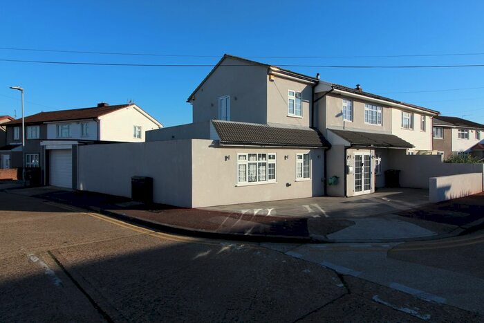 4 Bedroom Semi-Detached House For Sale In Canberra Close, Dagenham, RM10