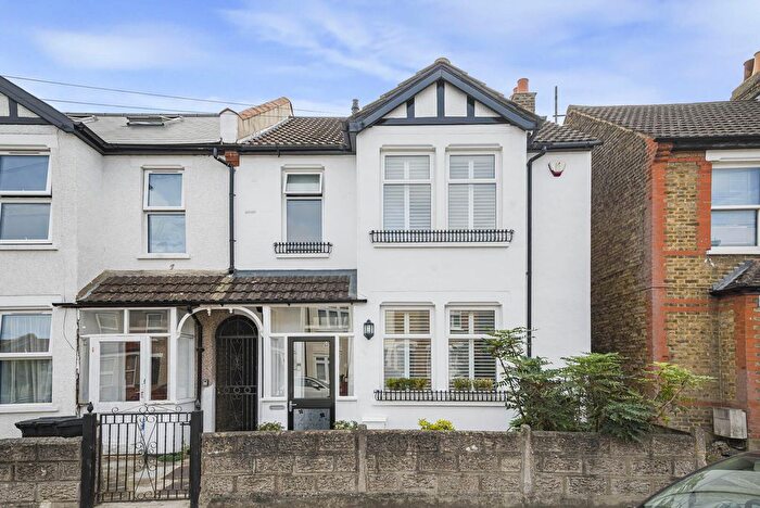 3 Bedroom Semi-Detached House For Sale In Victoria Road, Bromley, Kent, BR2