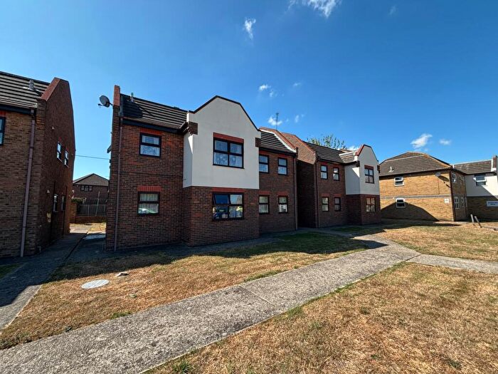 1 Bedroom Flat For Sale In Flat, The Ashleighs, Sanders Road, Canvey Island, Essex, SS8